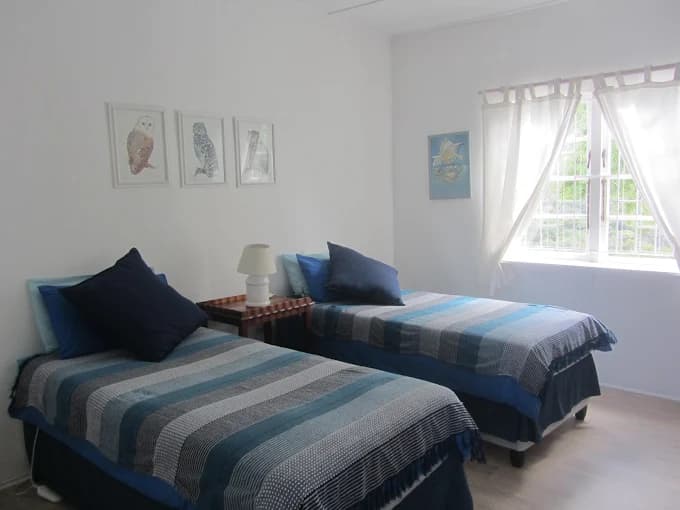 Main bedroom with queen bed, Gulls' Way